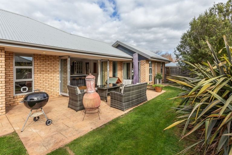 Photo of property in 6 James Drive, Woodend, 7610