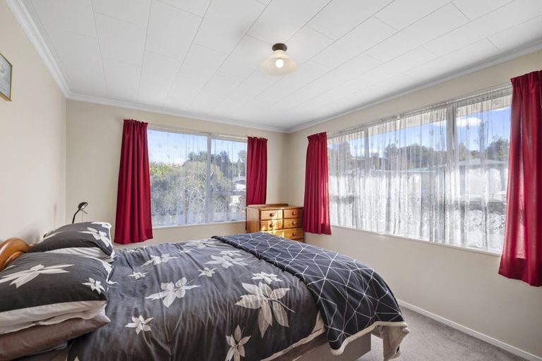 Photo of property in 1 Wayne Place, Ferndale, New Plymouth, 4310
