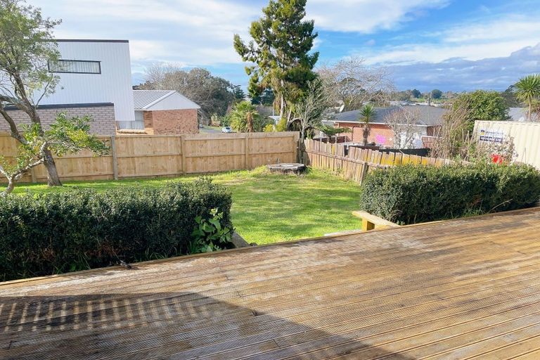 Photo of property in 39 Megan Avenue, Pakuranga Heights, Auckland, 2010