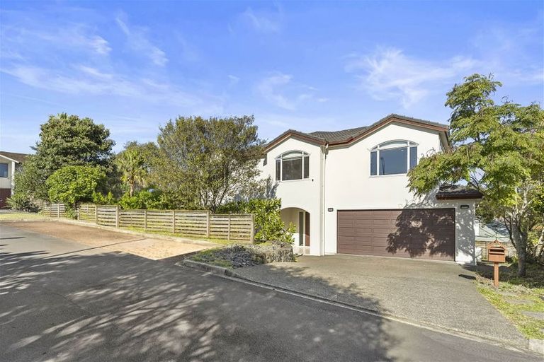 Photo of property in 3 Rosella Place, Murrays Bay, Auckland, 0630