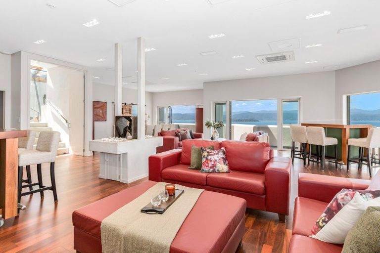 Photo of property in 66 Onslow Road, Khandallah, Wellington, 6035