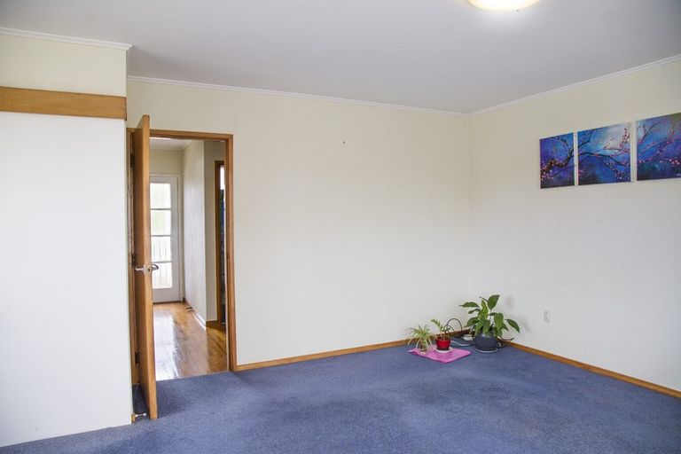 Photo of property in 8a Tiber Road, Forrest Hill, Auckland, 0620