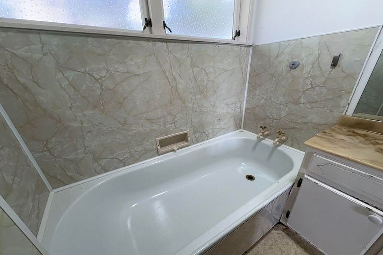 Photo of property in 15 Keegan Drive, Massey, Auckland, 0614