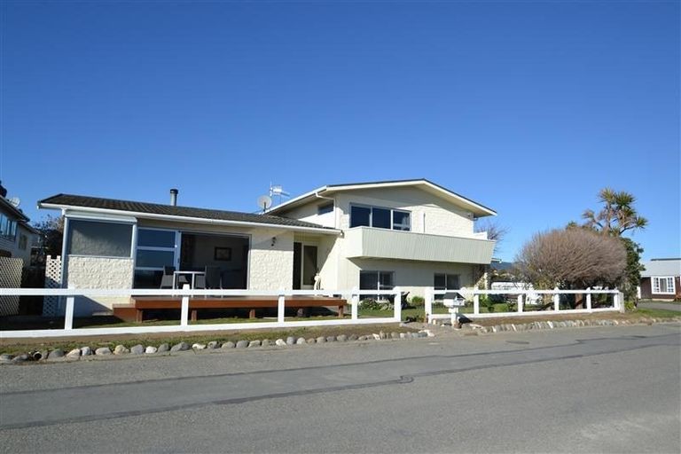 Photo of property in 69 Martin Street, Monaco, Nelson, 7011