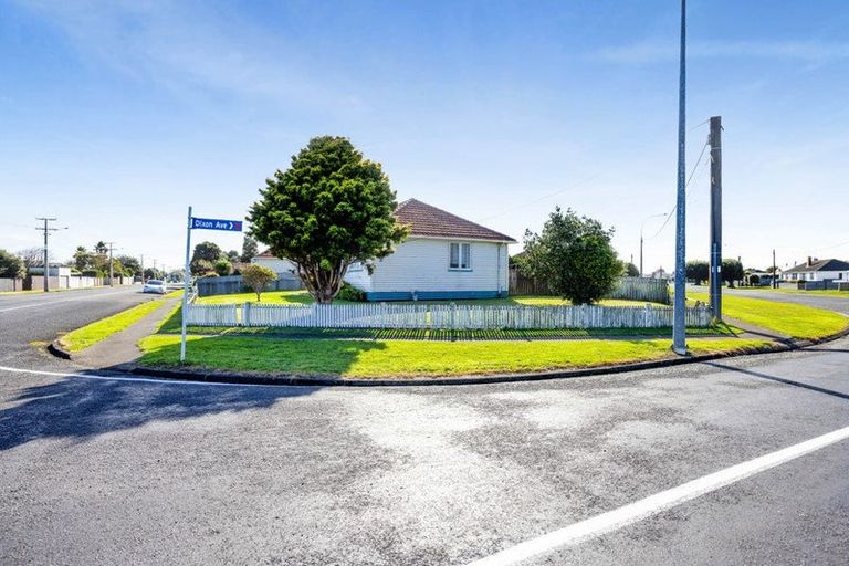 Photo of property in 2 Waihi Road, Hawera, 4610