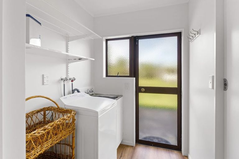 Photo of property in 104 Tutere Street, Waikanae Beach, Waikanae, 5036