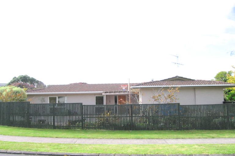 Photo of property in 20 Tyrian Close, Half Moon Bay, Auckland, 2012
