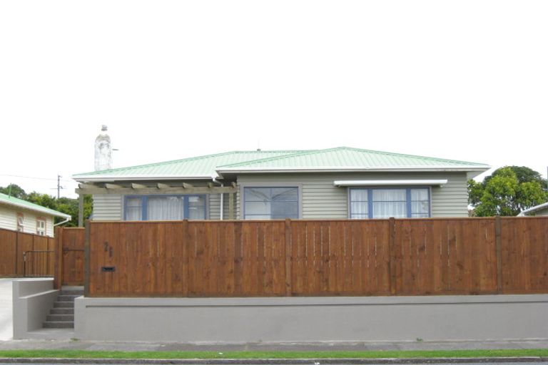 Photo of property in 26 Princes Street, Fitzroy, New Plymouth, 4312