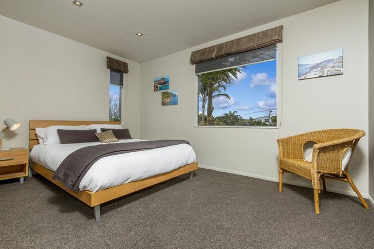 Photo of property in 33 Waiake Street, Torbay, Auckland, 0630