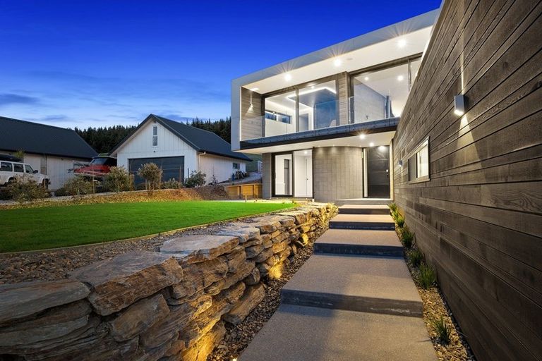 Photo of property in 58 Forest Heights, Wanaka, 9305