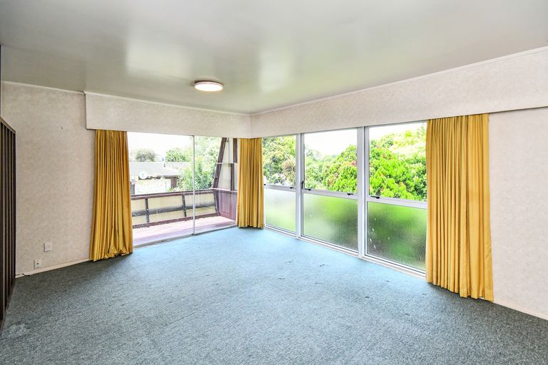 Photo of property in 57 Ray Small Drive, Pahurehure, Papakura, 2113