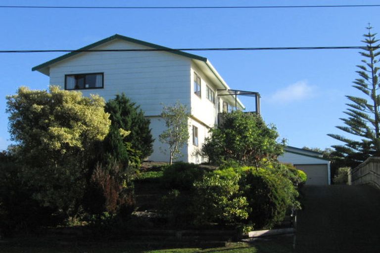 Photo of property in 9 Atua Street, Waikanae Beach, Waikanae, 5036