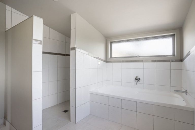 Photo of property in 404 Harbour View Road, Whangamata, 3620