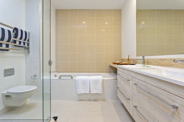 Photo of property in 7/258 Hurstmere Road, Takapuna, Auckland, 0622