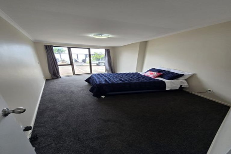 Photo of property in 9 Rangitane Street, Maupuia, Wellington, 6022