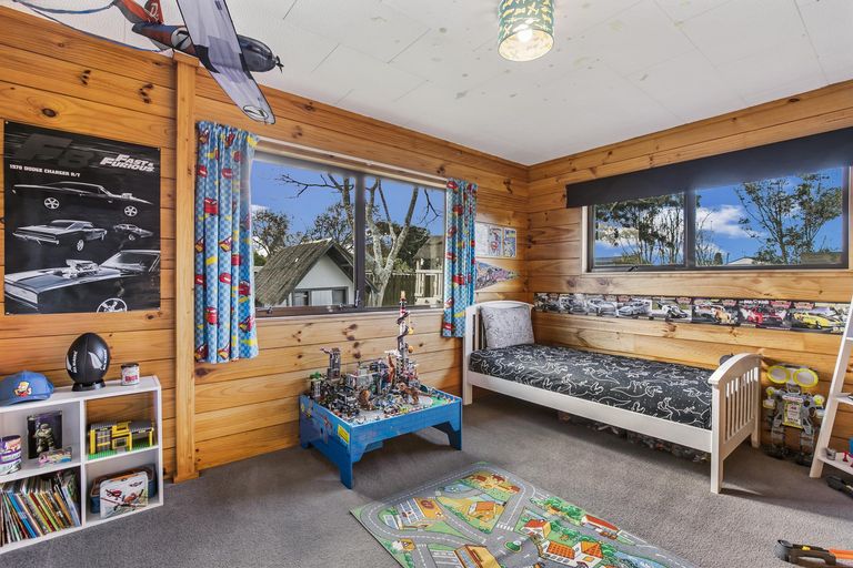 Photo of property in 11 Coolen Place, Tuakau, 2121