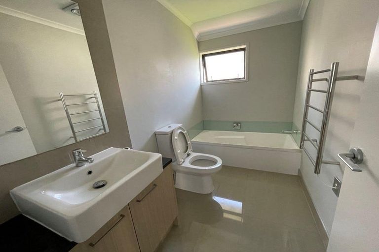 Photo of property in 20 Hirimate Place, Flat Bush, Auckland, 2019