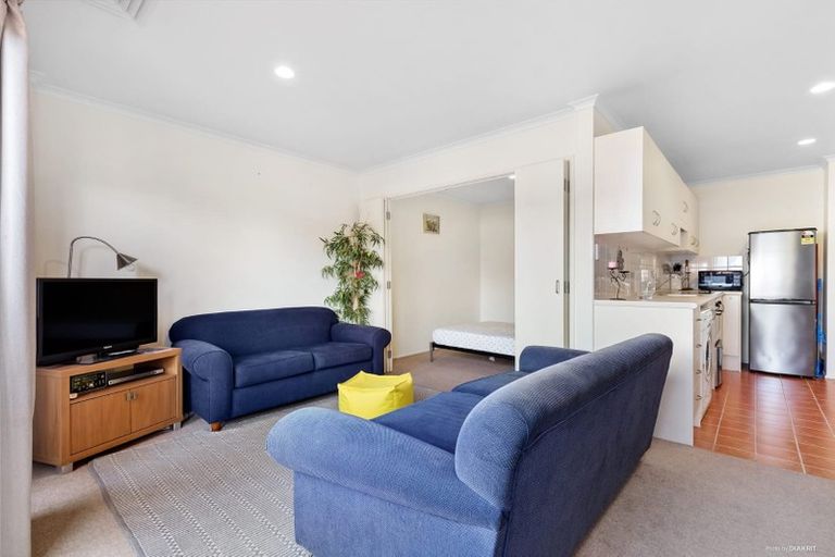 Photo of property in 16c/30 Westward Ho, Glen Eden, Auckland, 0602