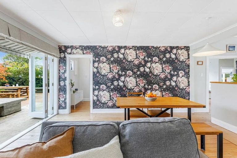 Photo of property in 41 Hanlon Crescent, Narrow Neck, Auckland, 0624