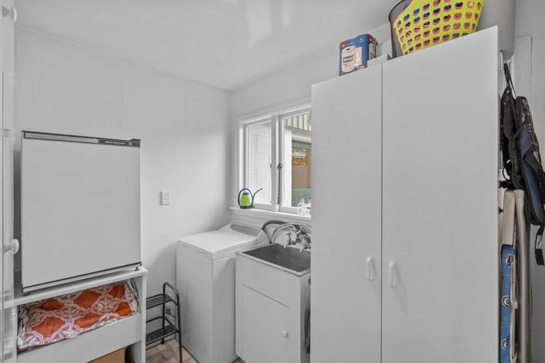 Photo of property in 73 Greendale Avenue, Avonhead, Christchurch, 8042