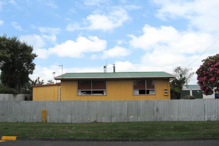 Photo of property in 20 Charles Road, Hannahs Bay, Rotorua, 3010