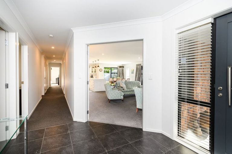 Photo of property in 44 Chestnut Close, Kelvin Grove, Palmerston North, 4414