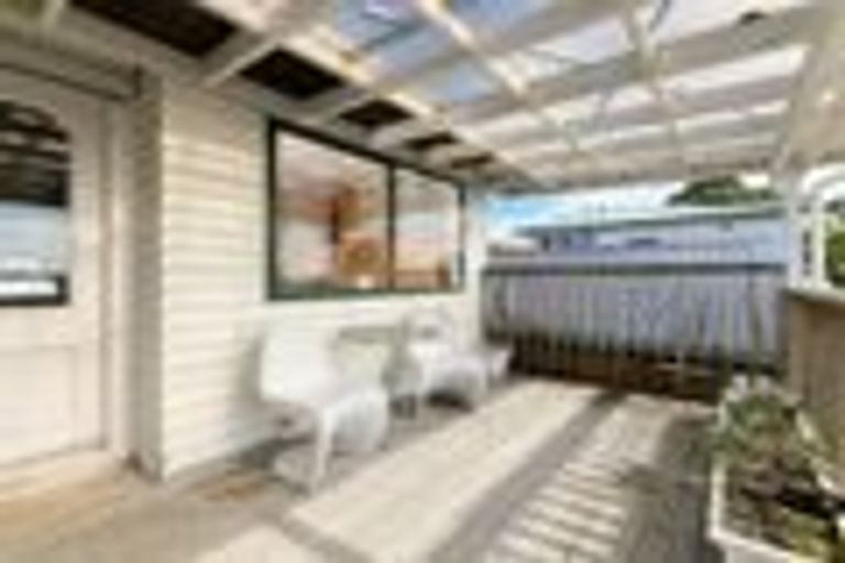 Photo of property in 220 Glengarry Road, Glen Eden, Auckland, 0602