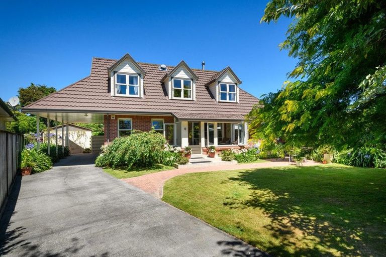 Photo of property in 26 Saint Albans Avenue, Hokowhitu, Palmerston North, 4410