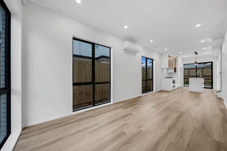 Photo of property in 27e Watson Place, Papatoetoe, Auckland, 2025