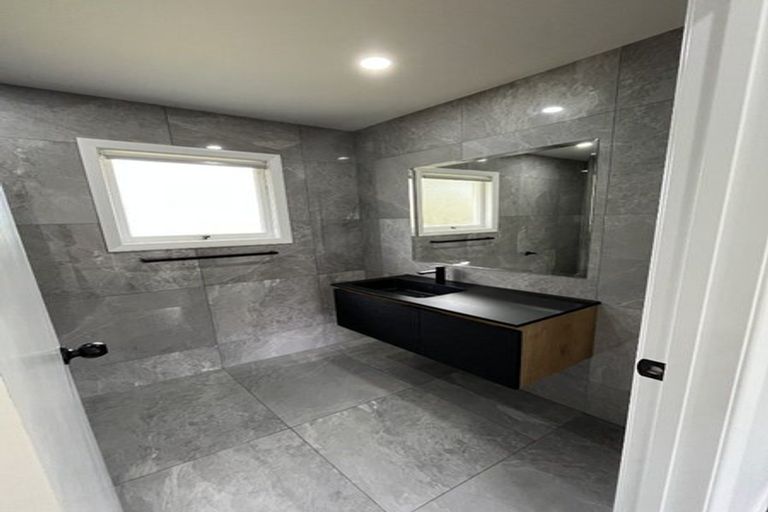 Photo of property in 1 Kingsway Crescent, Forest Lake, Hamilton, 3200