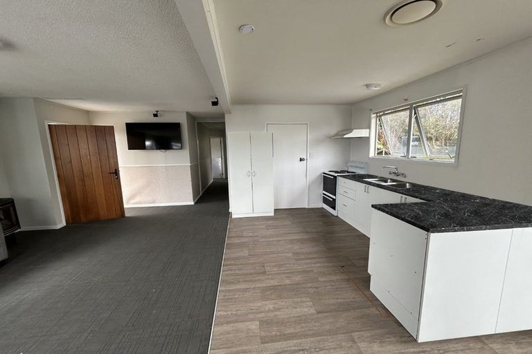 Photo of property in 23 Lipton Grove, Opaheke, Papakura, 2113