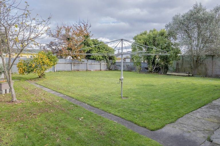 Photo of property in 21 Carlisle Street, Levin, 5510