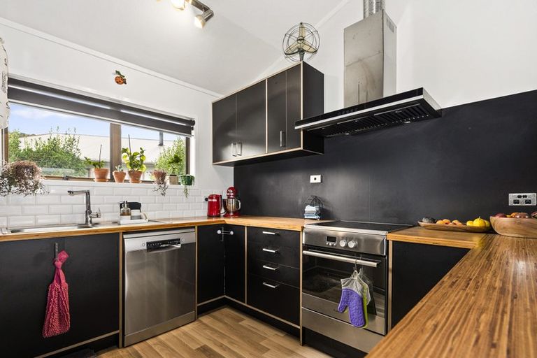 Photo of property in 16 Milton Grove, Owhata, Rotorua, 3010