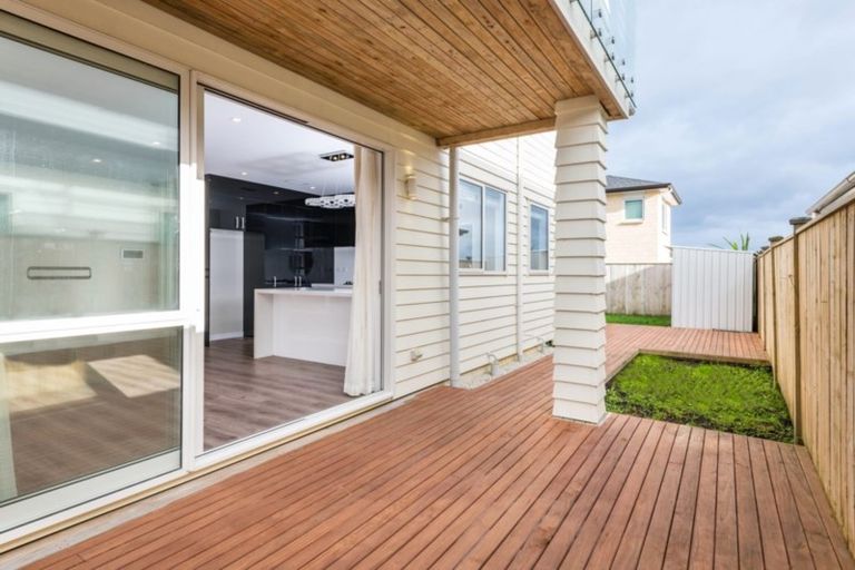 Photo of property in 24 Mackay Drive, Greenhithe, Auckland, 0632