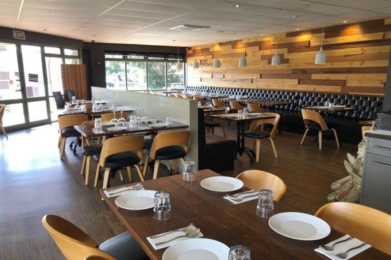 Photo of property in 4/80 Gunner Drive, Te Atatu Peninsula, Auckland, 0610