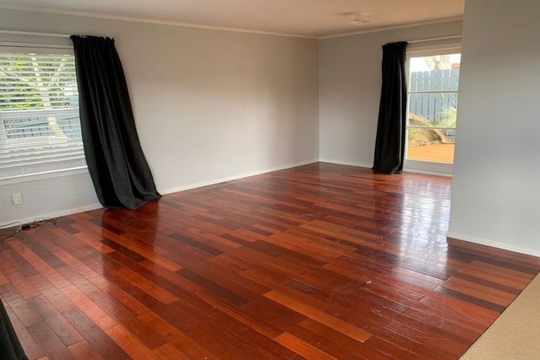 Photo of property in 2/112 Ennis Avenue, Pakuranga Heights, Auckland, 2010