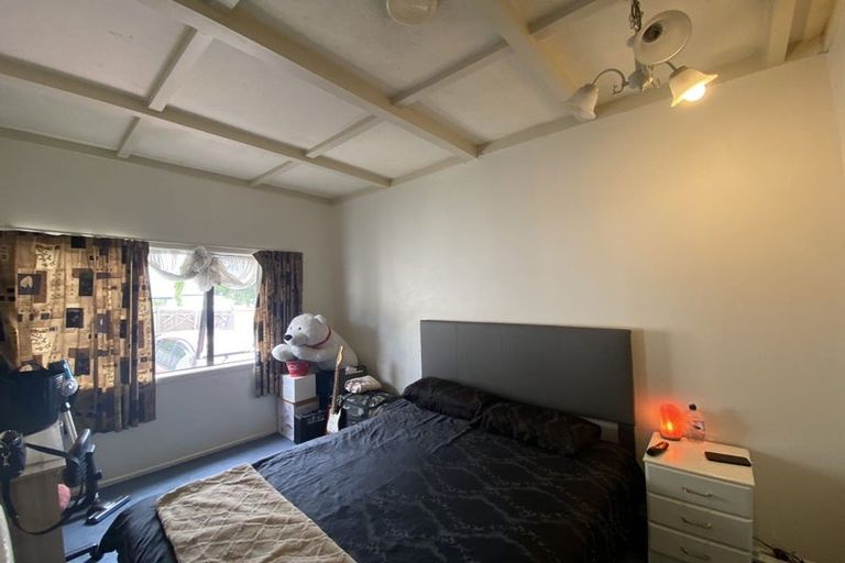 Photo of property in 63 Lynwood Road, New Lynn, Auckland, 0600