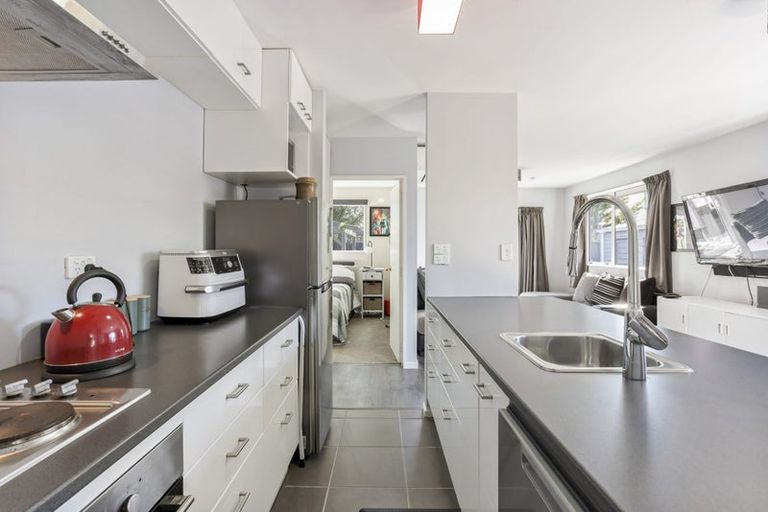 Photo of property in 2/74 Shands Road, Hornby South, Christchurch, 8042