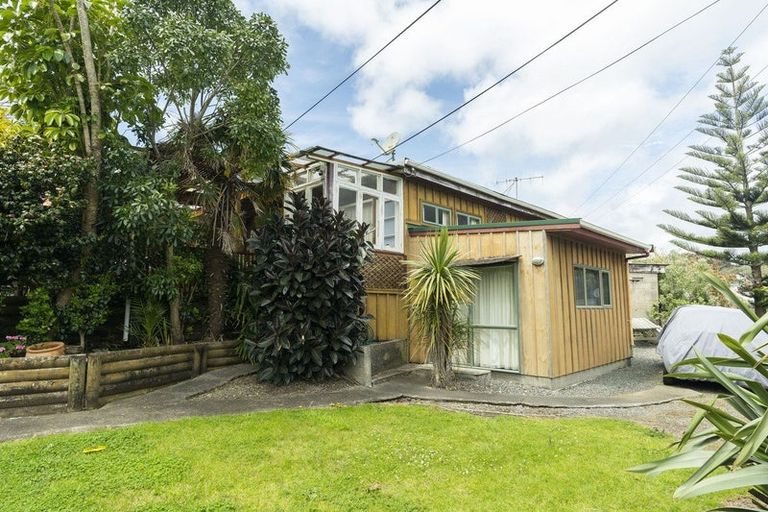 Photo of property in 132 Oakura Road, Oakura, Hikurangi, 0184