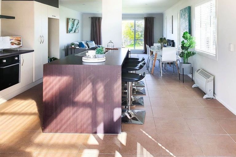 Photo of property in 6 Birdwood Road, Pukekohe, 2120