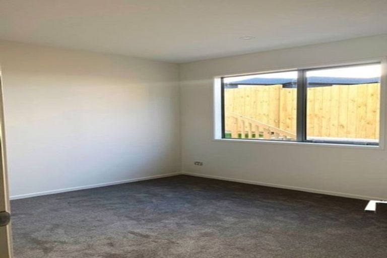 Photo of property in 3 Charles Henry Way, Papakura, 2110