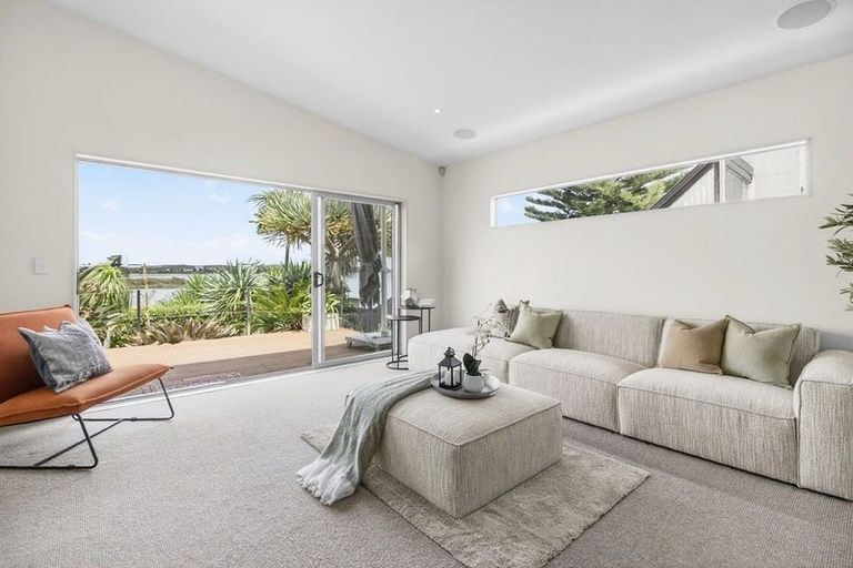 Photo of property in 48 Aurea Avenue, Pakuranga, Auckland, 2010