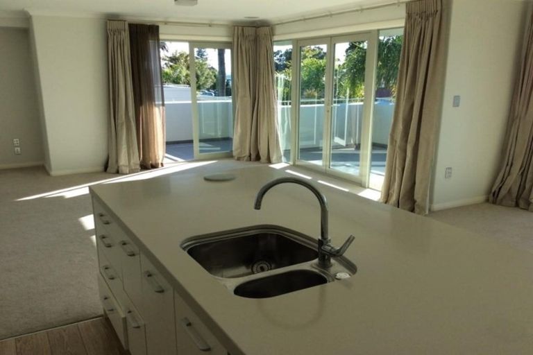 Photo of property in 5/235 Devonport Road, Tauranga, 3110