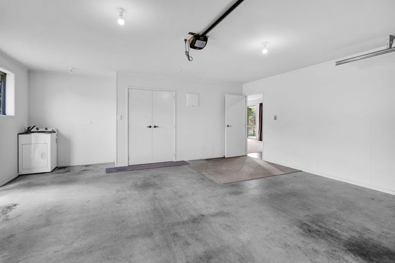 Photo of property in 17 Heta Road, Highlands Park, New Plymouth, 4312