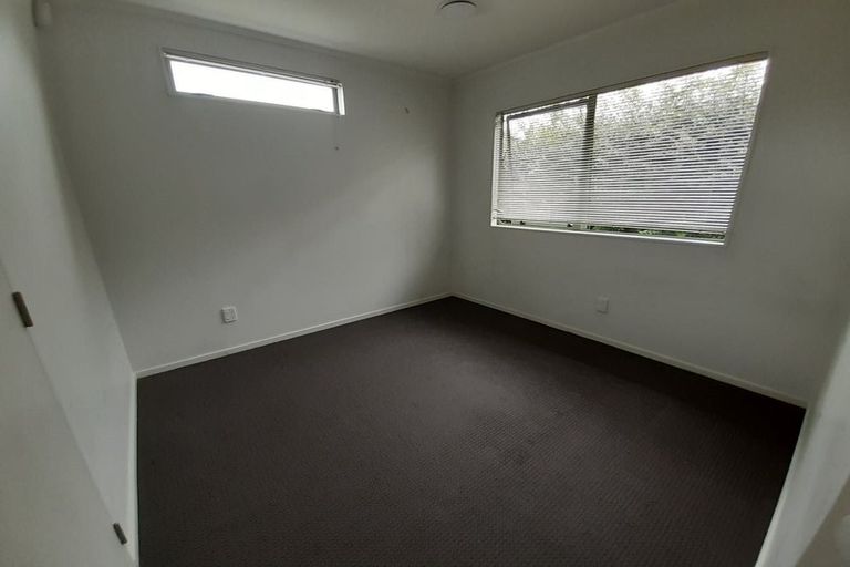 Photo of property in 17a Enderby Drive, Te Atatu Peninsula, Auckland, 0610