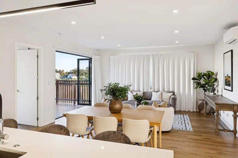 Photo of property in 5 Byron Drury Way, Riverhead, 0820