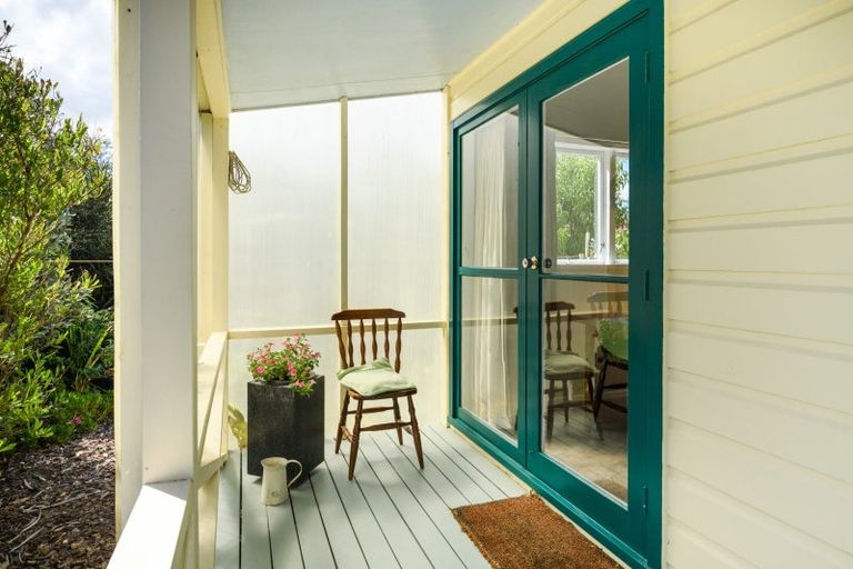 Photo of property in 2 Escort Grove, Awapuni, Palmerston North, 4412