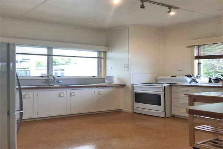 Photo of property in 5 Harbour View Road, Point Chevalier, Auckland, 1022