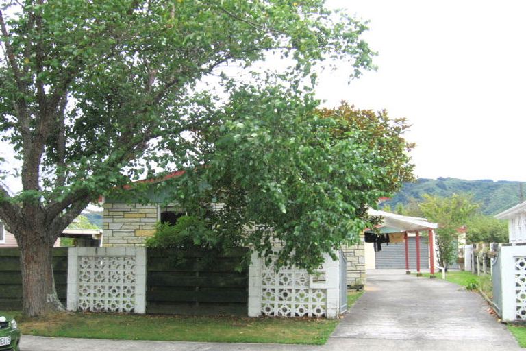 Photo of property in 63 Hillside Drive, Maoribank, Upper Hutt, 5018