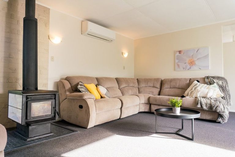 Photo of property in 31 Marine Parade South, Foxton Beach, Foxton, 4815